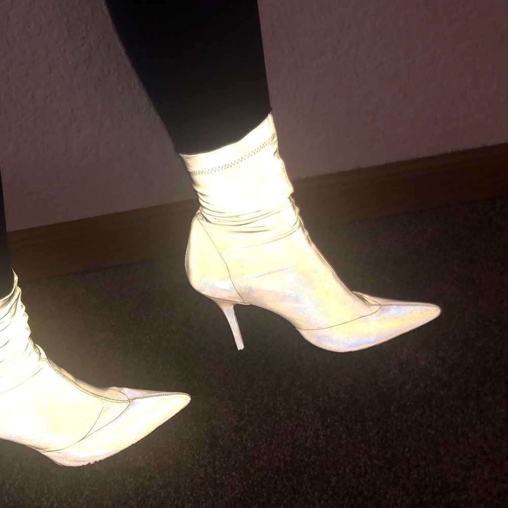 Reflective heels